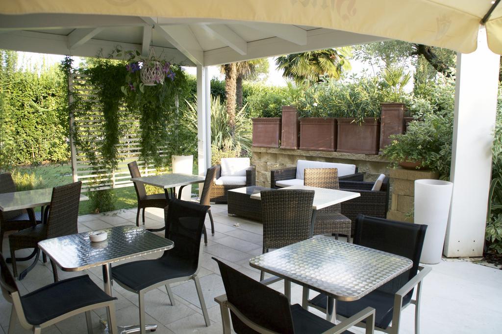 B&B Silvia เวโรนา ภายนอก รูปภาพ