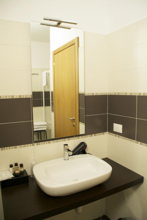 B&B Silvia เวโรนา ภายนอก รูปภาพ