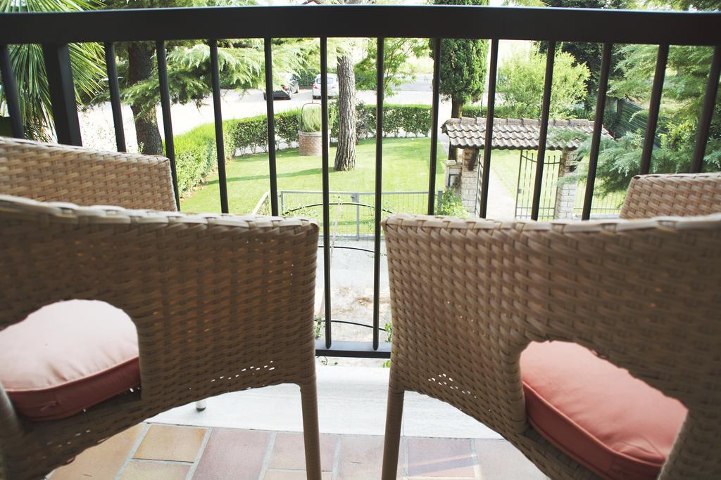 B&B Silvia เวโรนา ภายนอก รูปภาพ